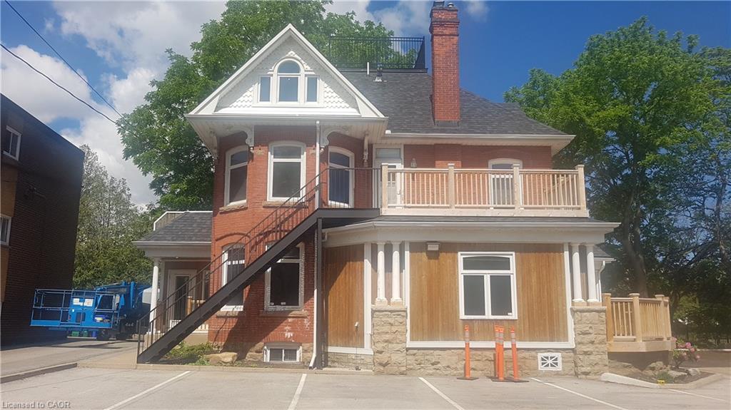 Unit 301 - 84 Main Street E, Grimsby 3