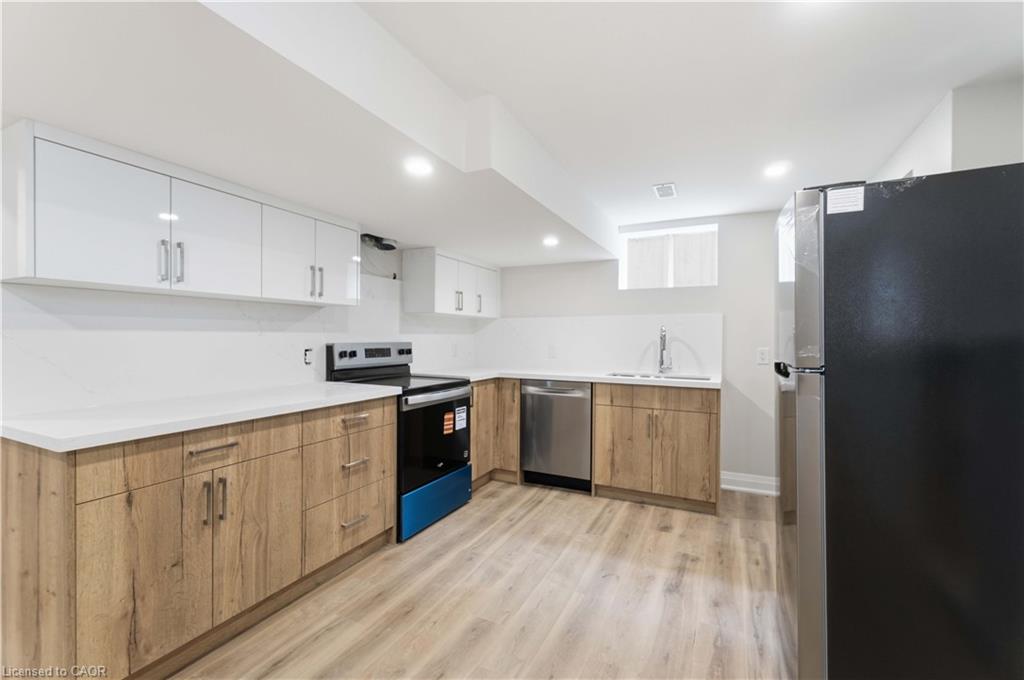 Unit 3 - 124 Mcelroy Road E, Hamilton 3