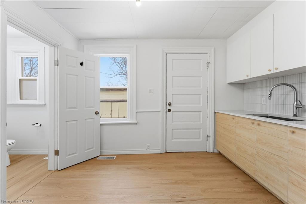 Unit 1 - 176 Darling Street, Brantford 4