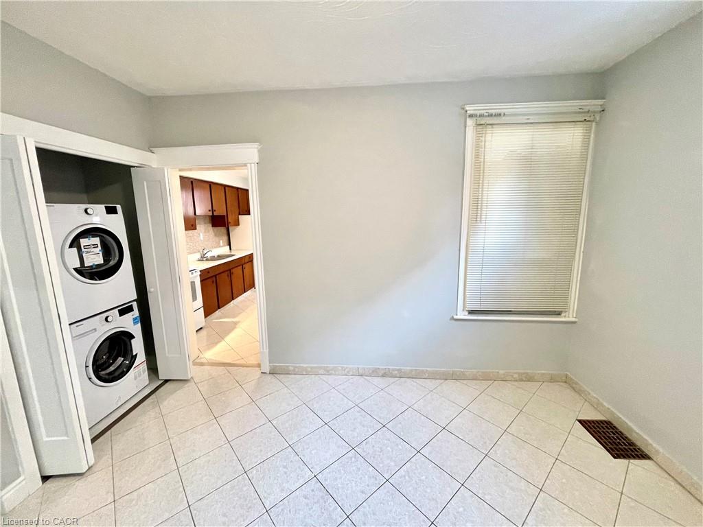 Unit 2 - 58 St. Matthews Avenue, Hamilton 5