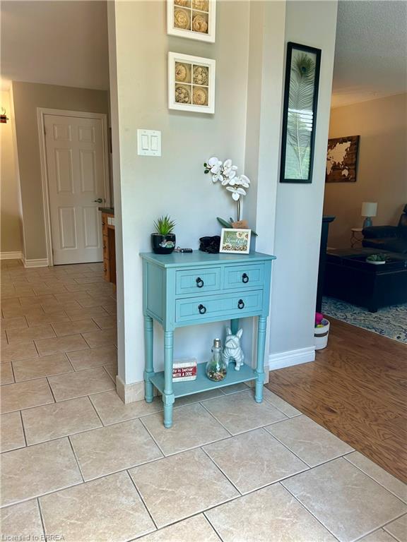 Unit upper - 130 Brantwood Park Road, Brantford 2