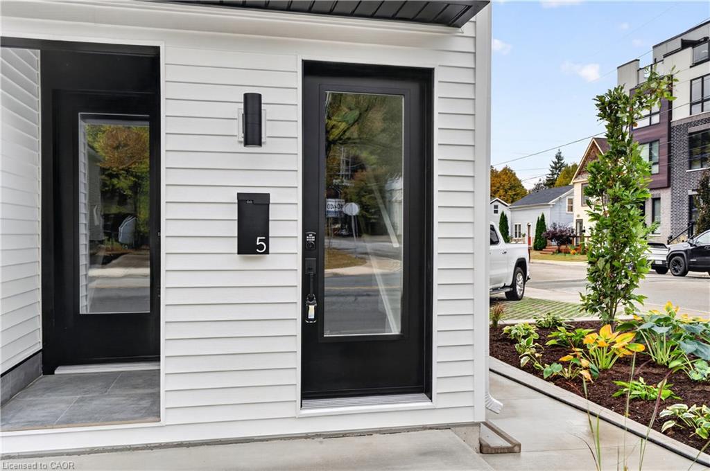 Unit 4 - 332 King Street W, Dundas 4