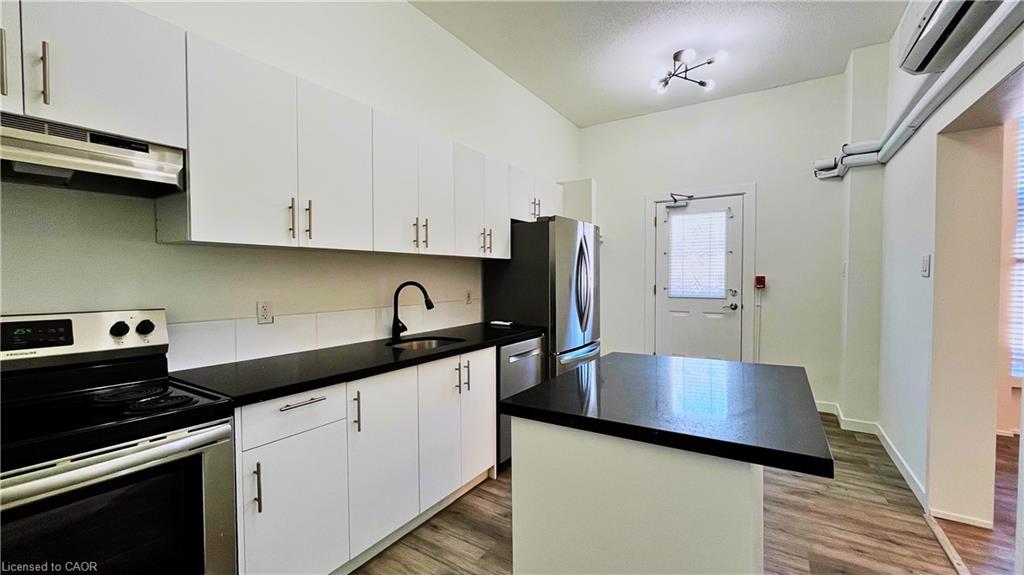 61 Hurst Place S, Hamilton 4