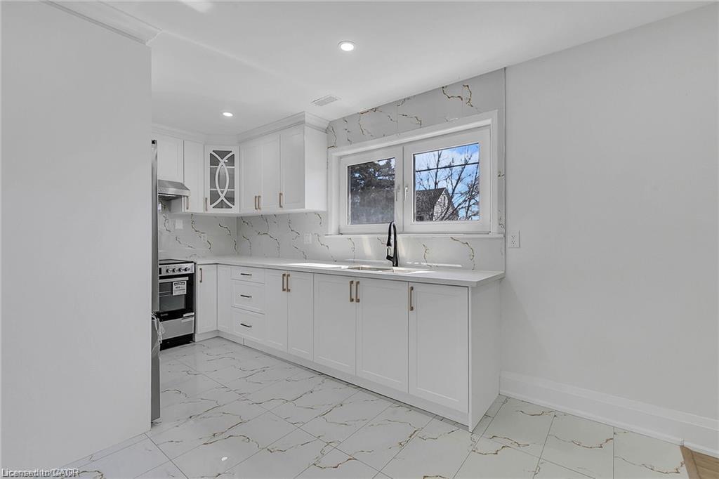 Unit 2 - 581 Lancaster Street W, Kitchener 5