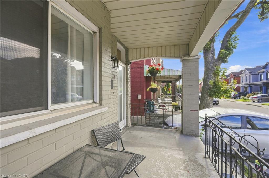 Unit Upper - 15 Clinton Street, Hamilton 3
