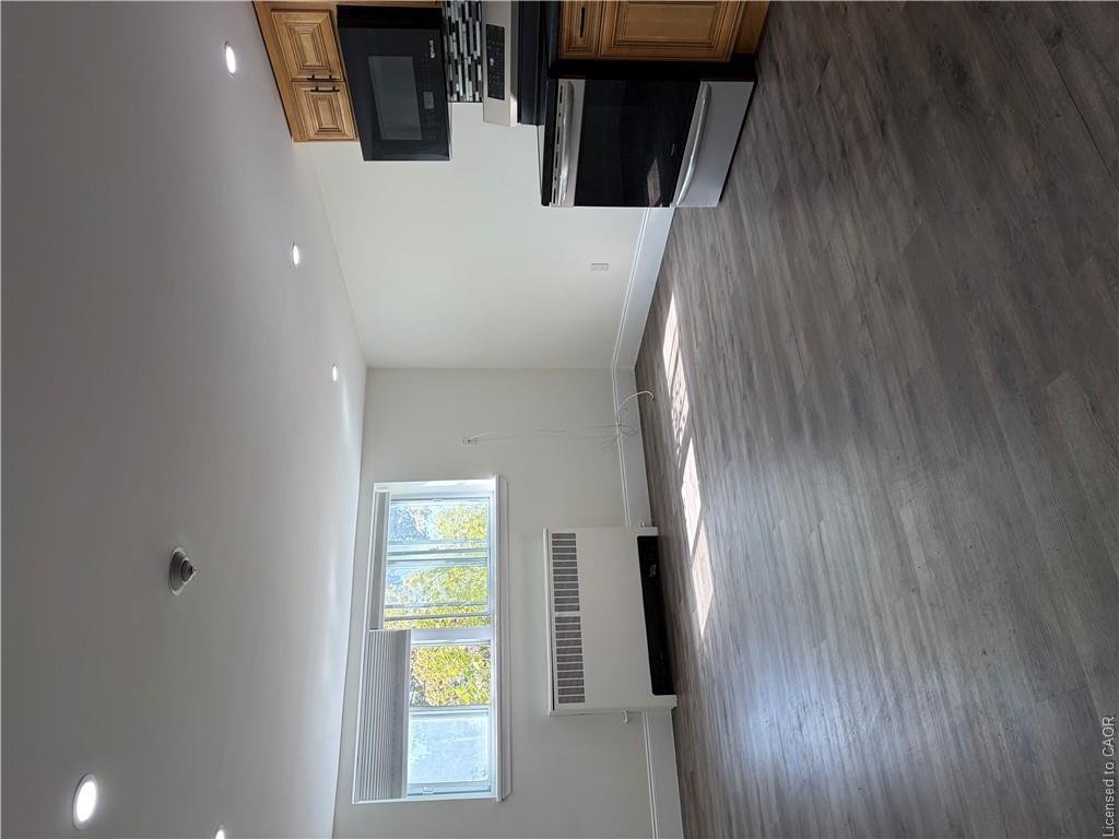 Unit 21 - 2 Grant Boulevard, Dundas 3