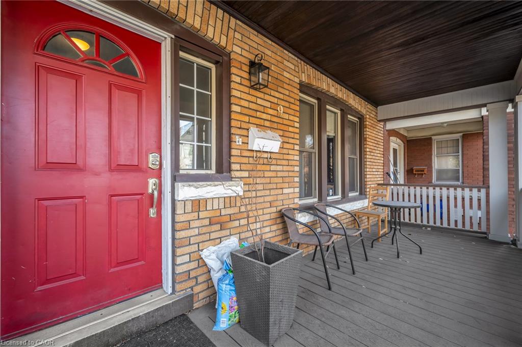 Unit UPPER - 9 Melrose Avenue S, Hamilton 3