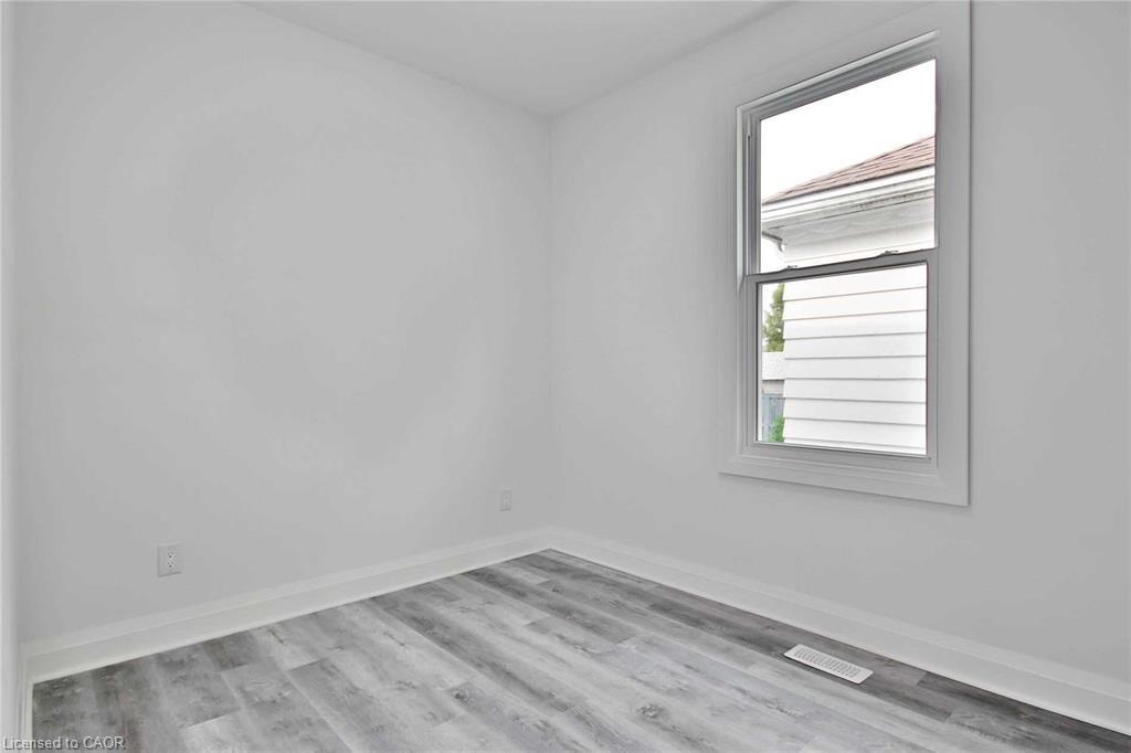 Unit Upper - 549 Waterloo Street, Hamilton 3