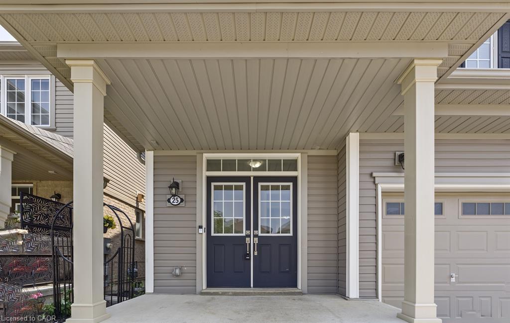 25 Munro Circle, Brantford 2