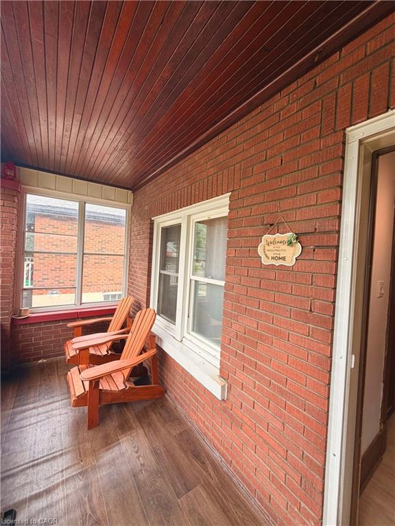 202 Colborne Street W, Brantford 2