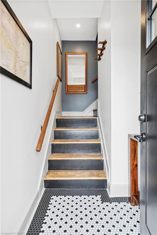 Unit Apartment - 16 Mcmurray Street, Dundas 2