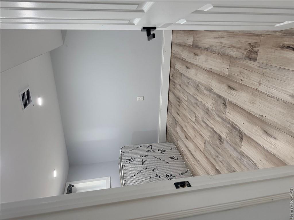 Unit LOWER - 411 Paling Avenue, Hamilton 5