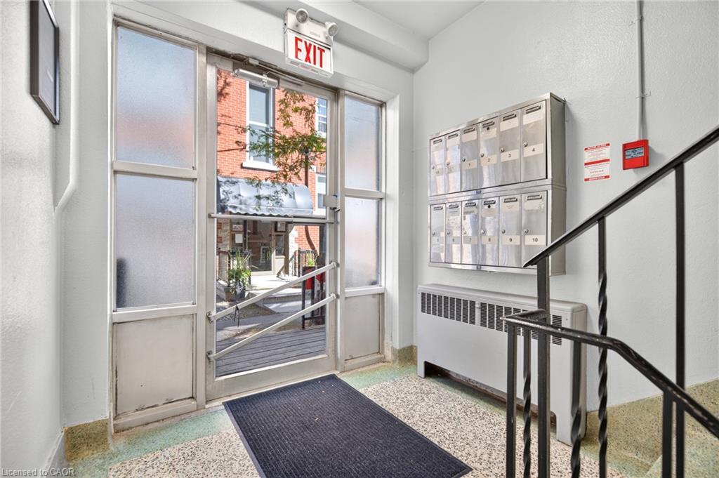 Unit 3 - 3 Applewood Avenue, Stoney Creek 3