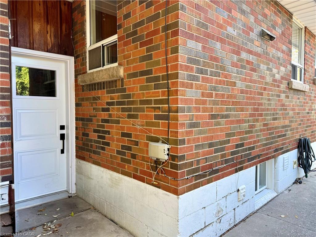 Unit Basement - 904 Maple Avenue, Hamilton 2