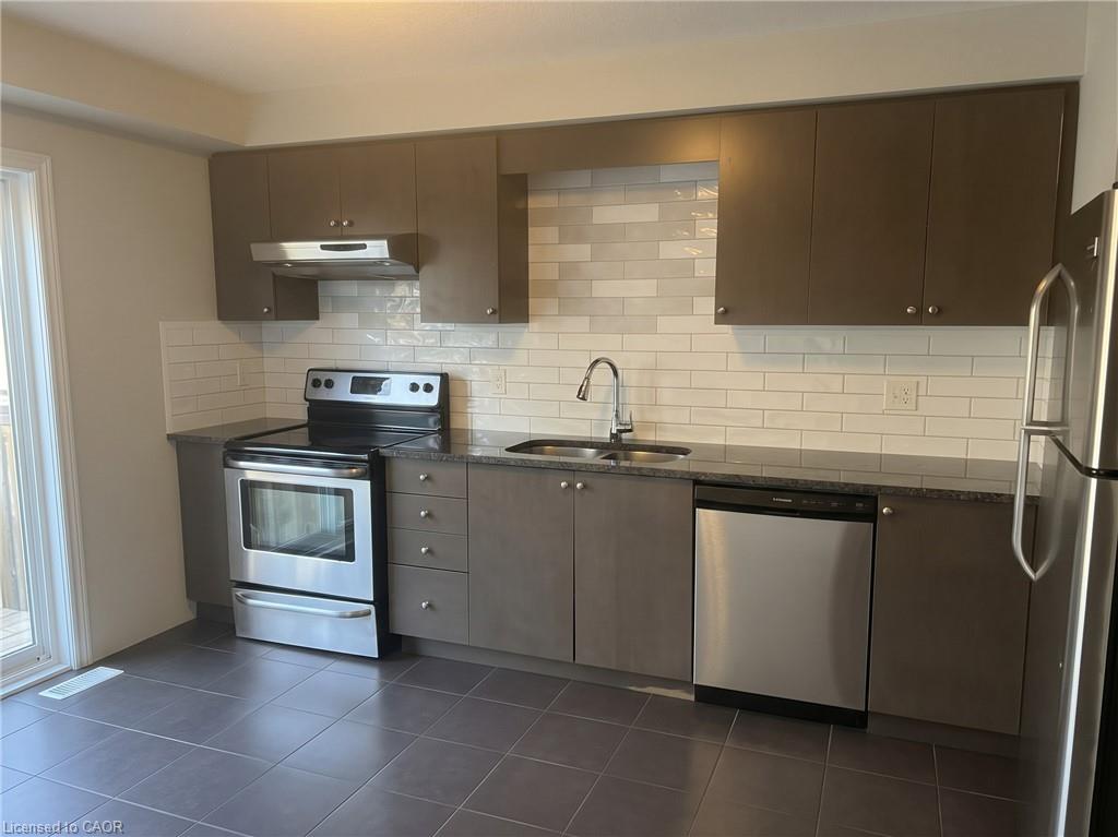 Unit 48 - 12 Poplar Drive, Cambridge 2