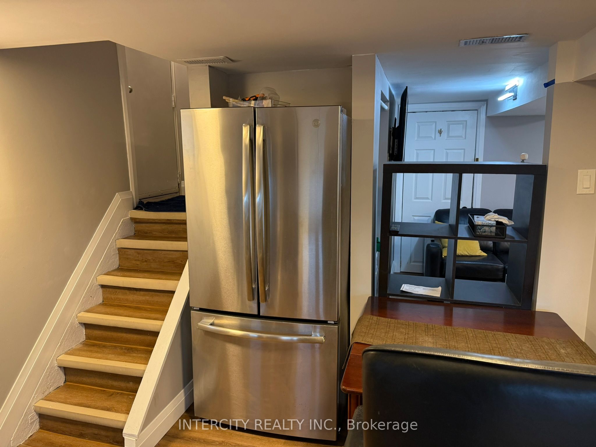 Unit 1 - 222 Combe Avenue, North York 3