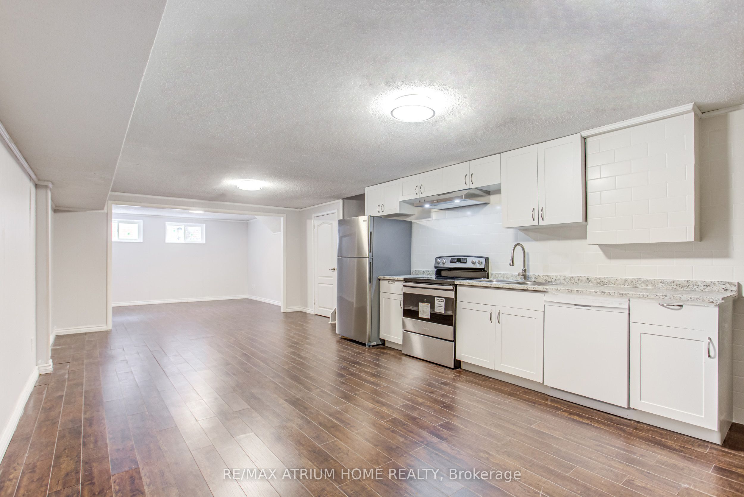 Unit Basement - 18 Arran Crescent, North York 2