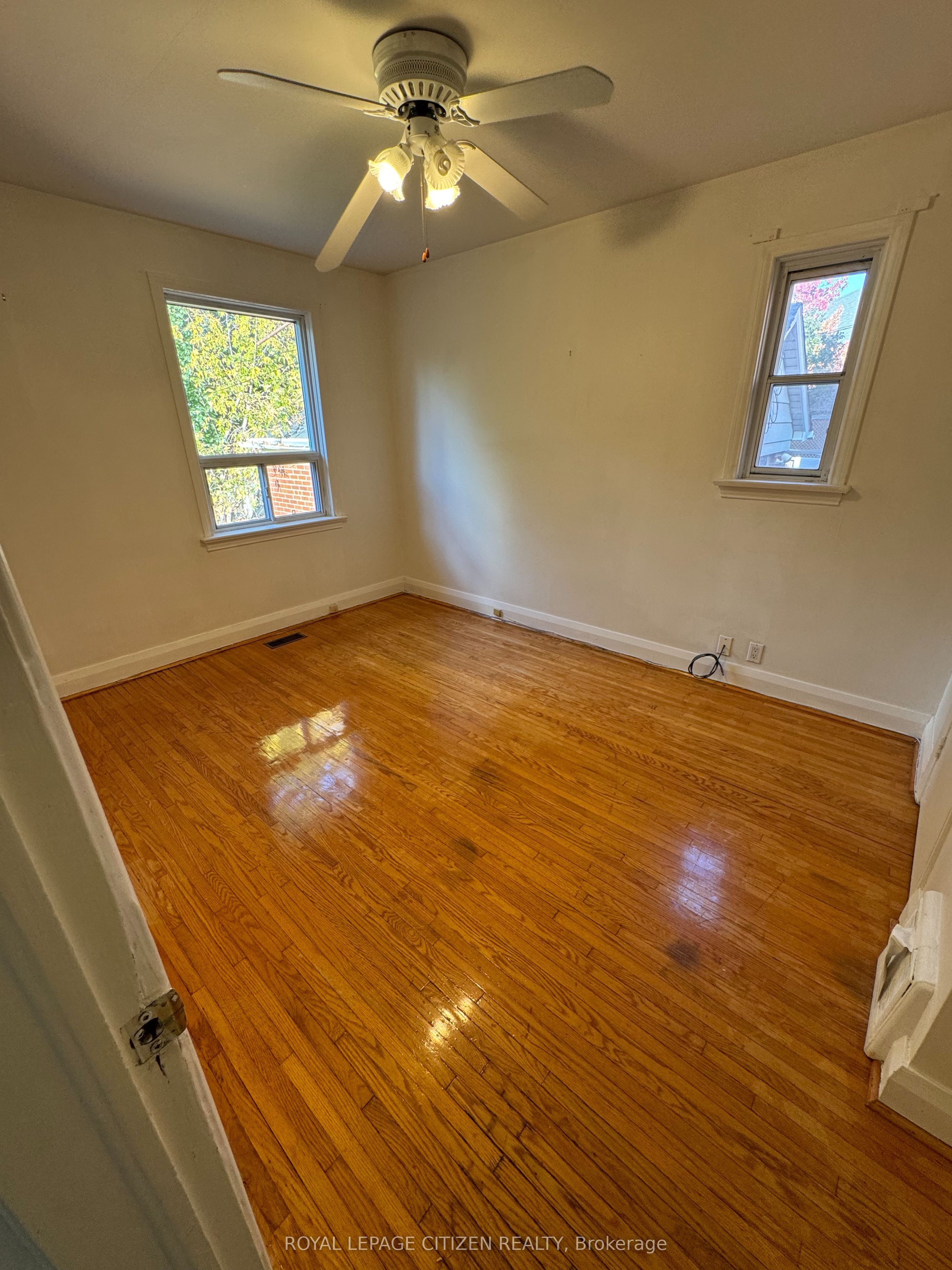 32 Newton Drive, North York 5