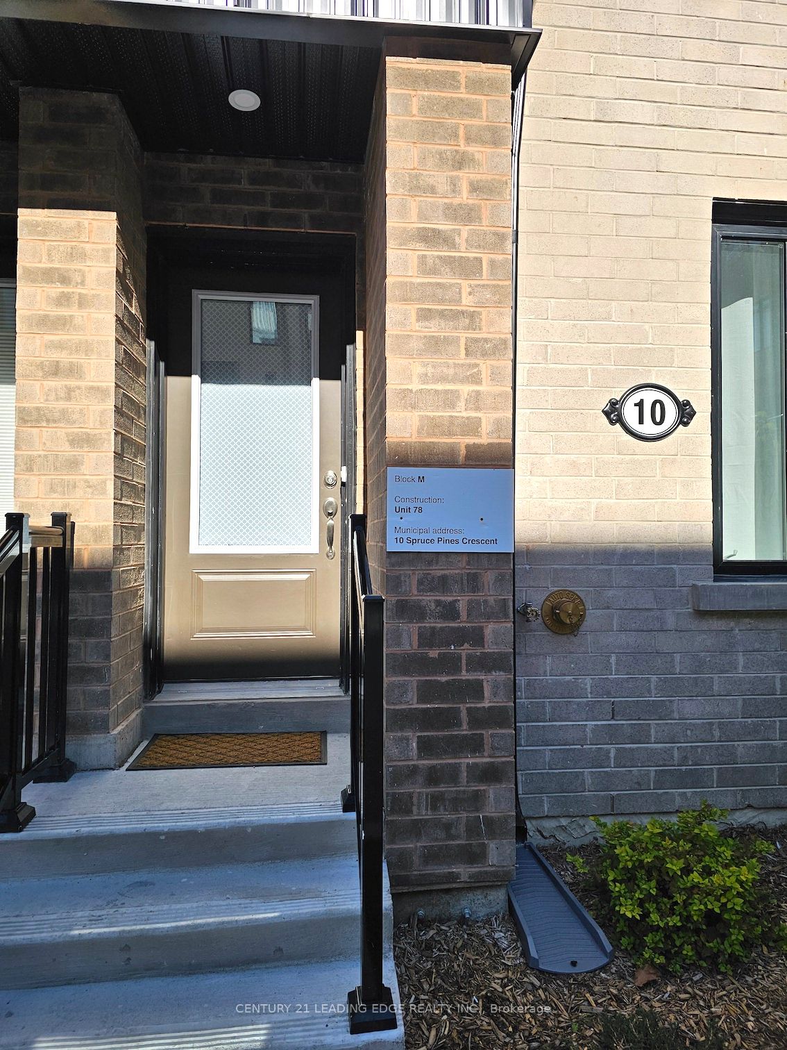 Unit Room 1 - 10 Spruce Pines Crescent, North York 2