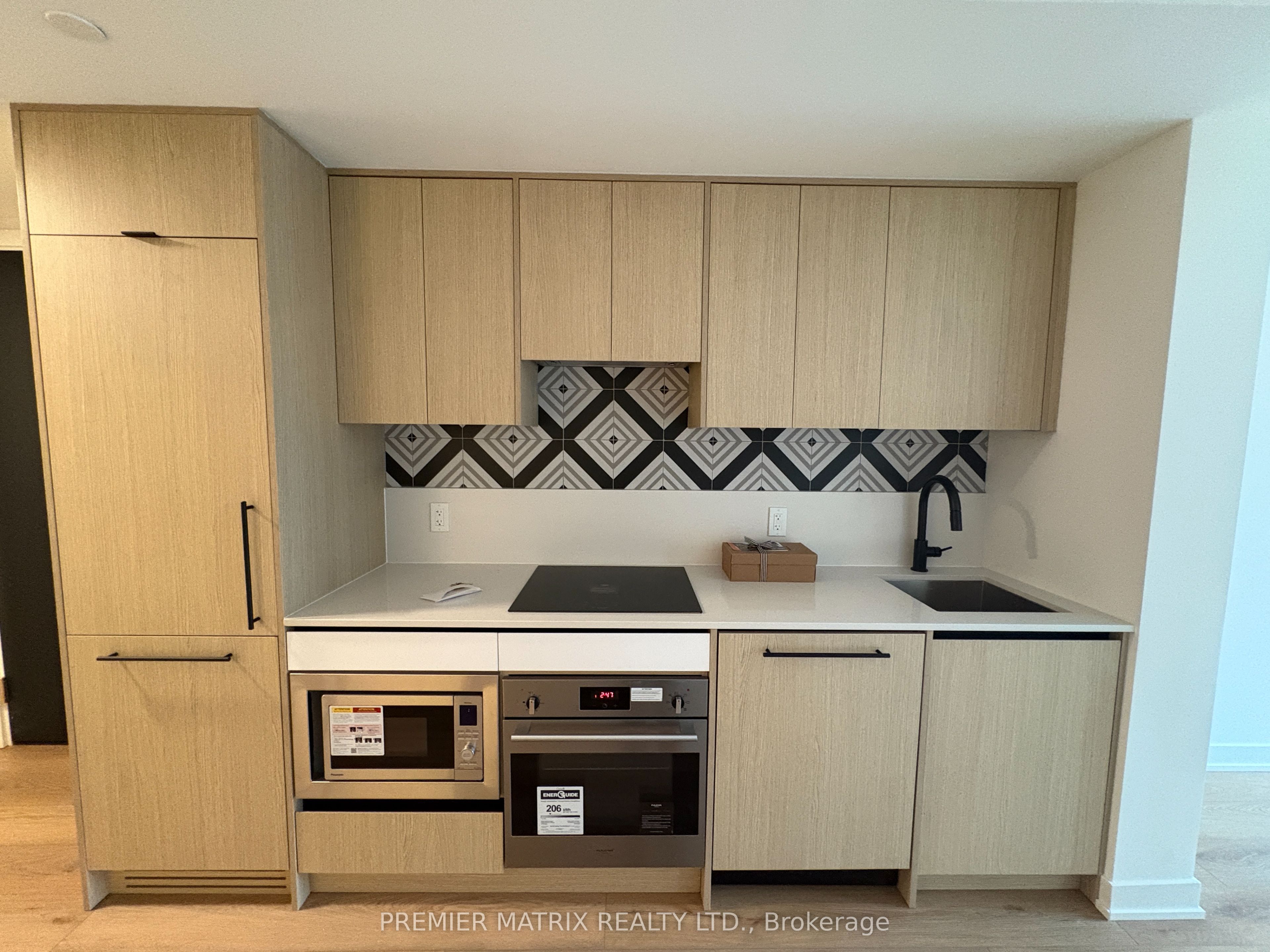 Unit 309 - 5 Lakeview Avenue, Toronto 3