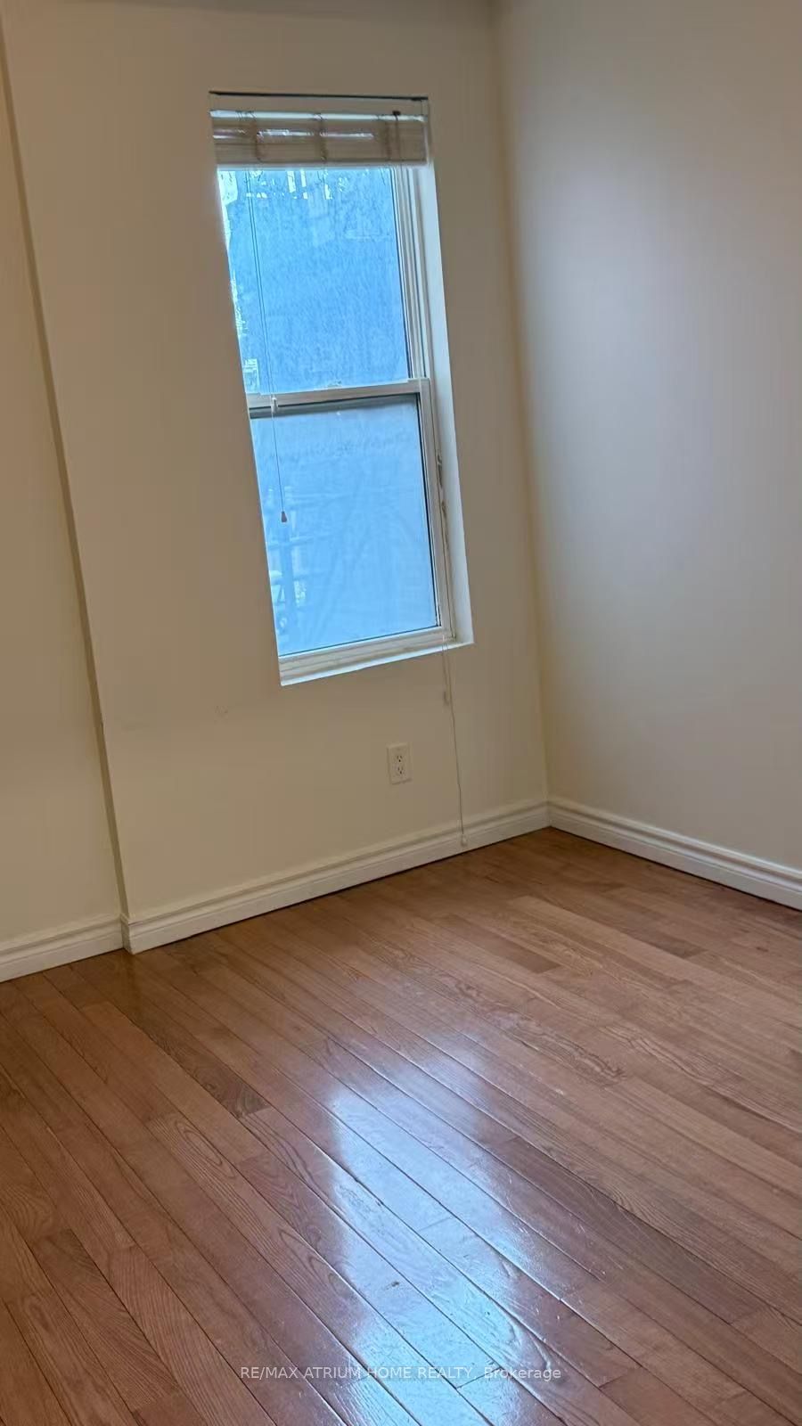 Unit 201 - 413 Spadina Avenue, Toronto 5