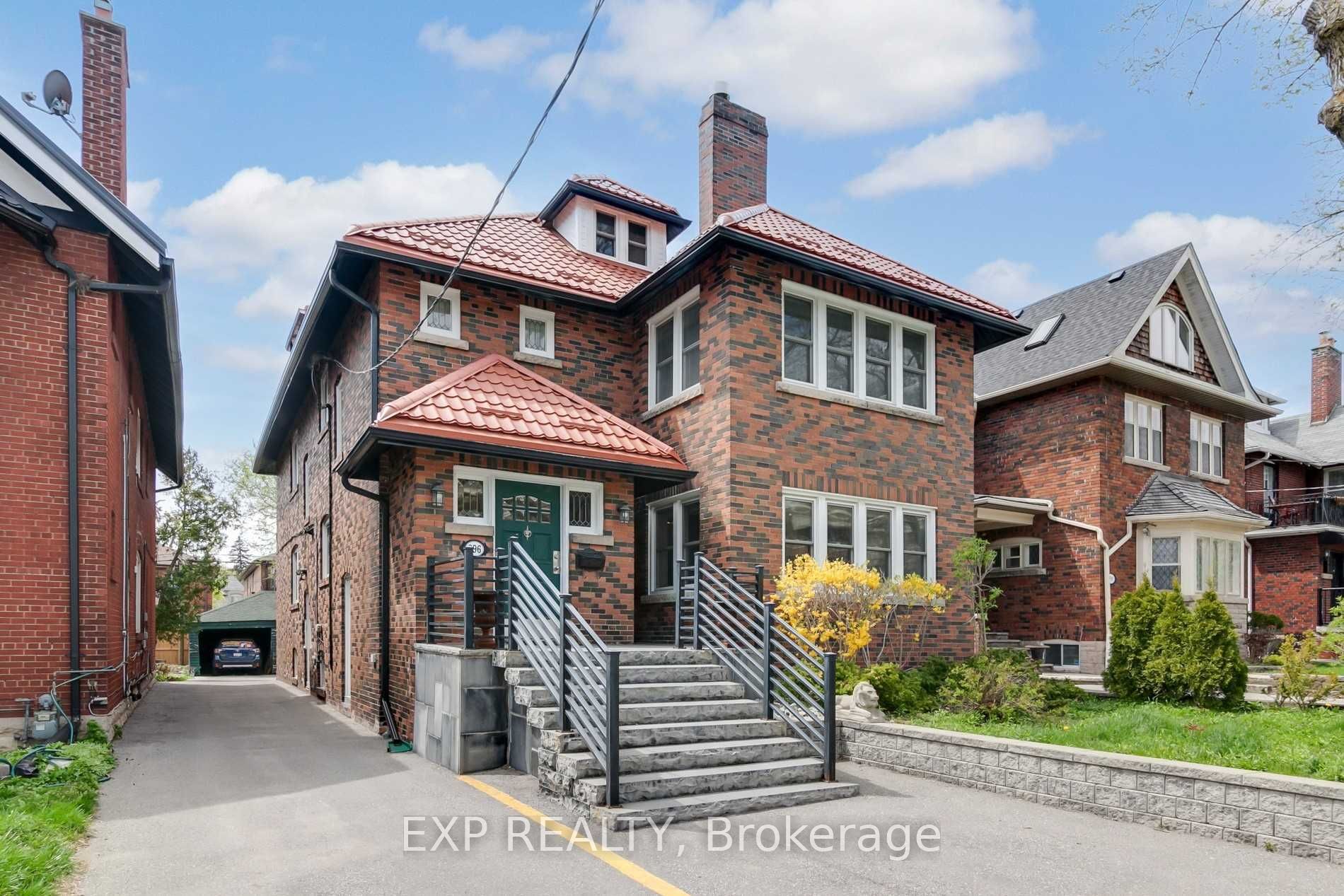 896 Avenue Road, Toronto 2