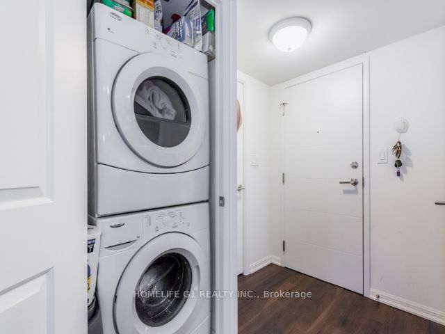 Unit 1101 - 400 Adelaide Street E, Toronto 5