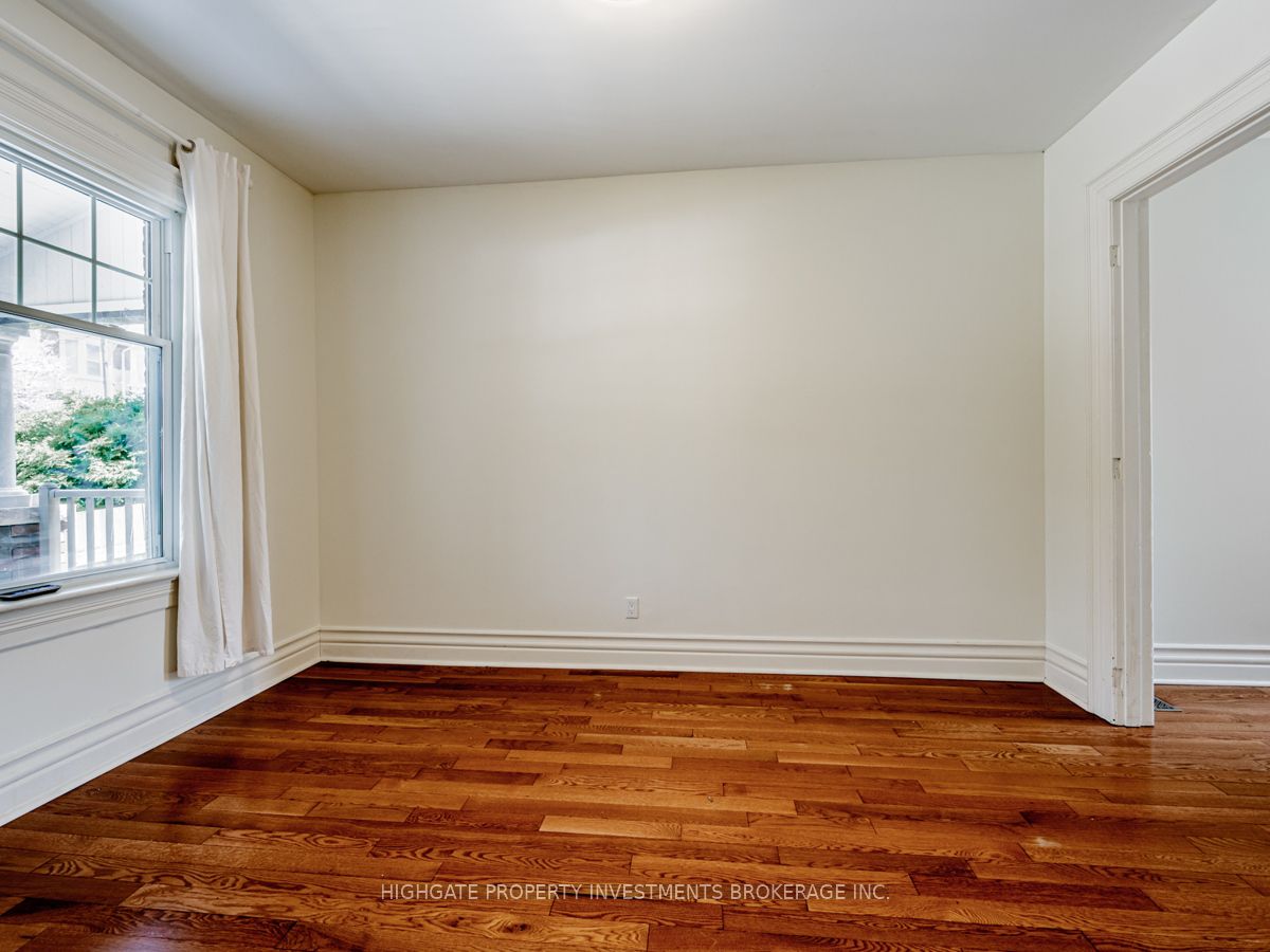 5 Bank Street, Toronto 3