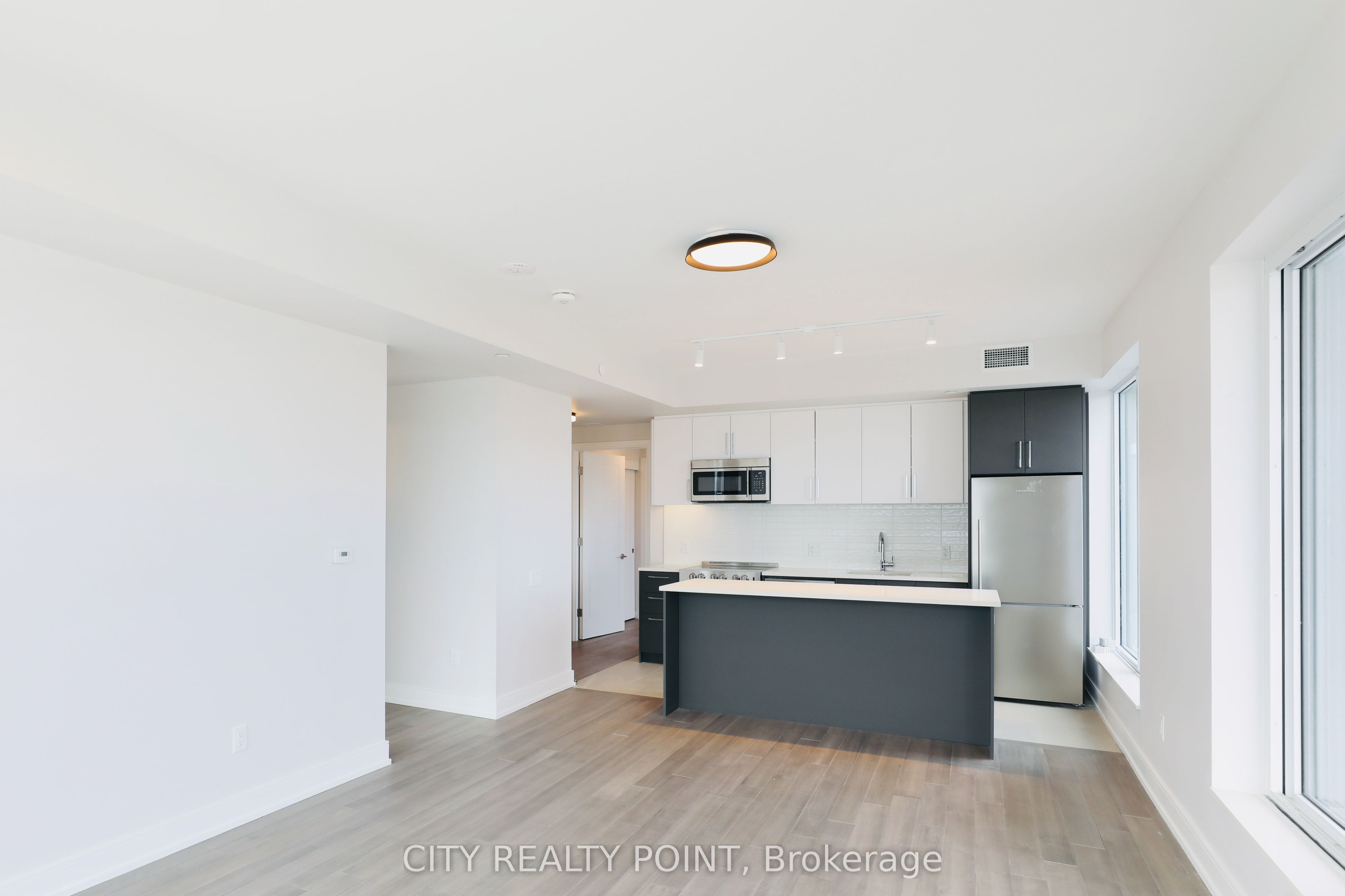 Unit 909 - 2525 Bathurst Street, Toronto 3