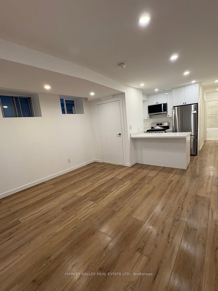 Unit Lower - 557 Crawford Street, Toronto 2