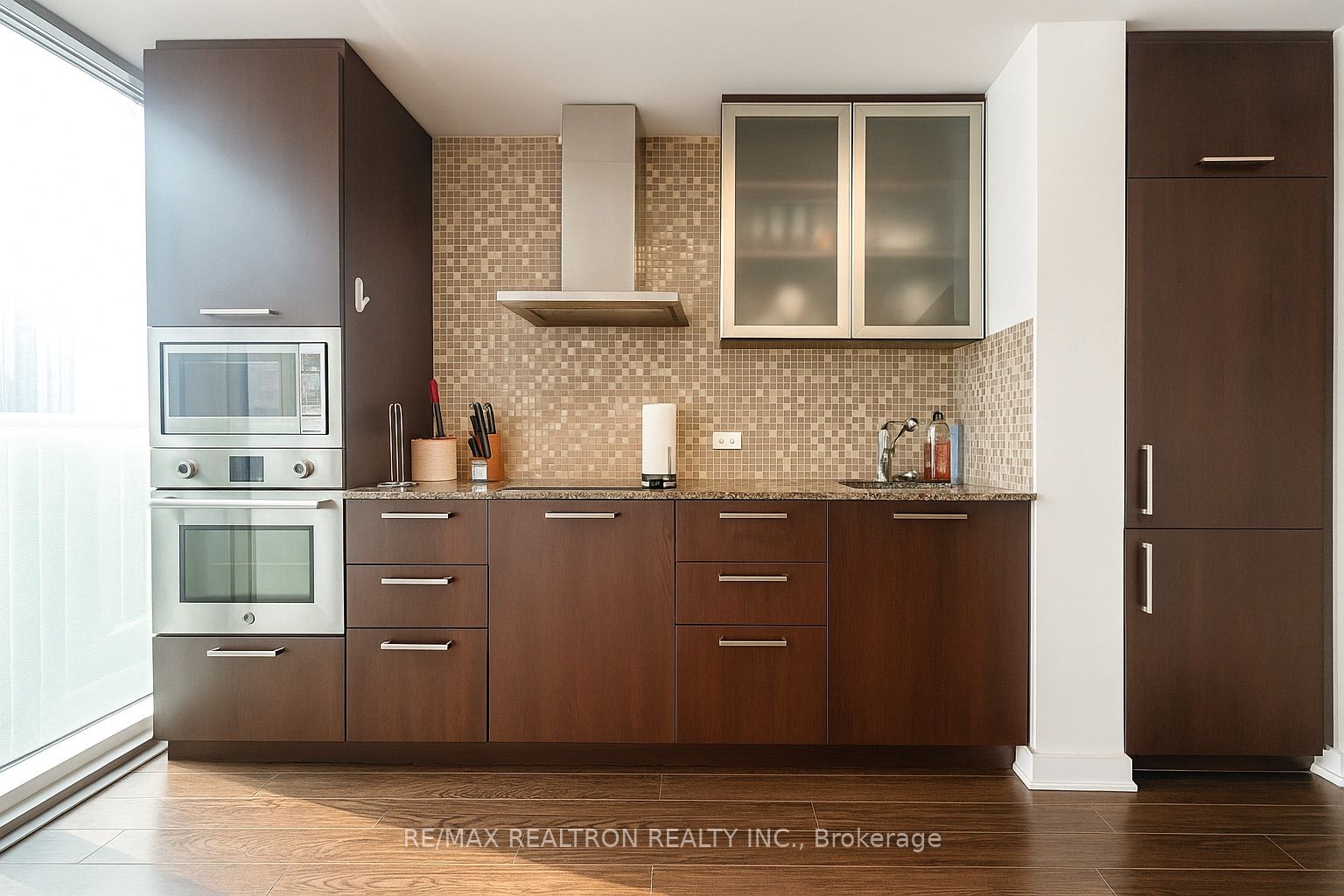 Unit 3301 - 12 York Street, Toronto 4