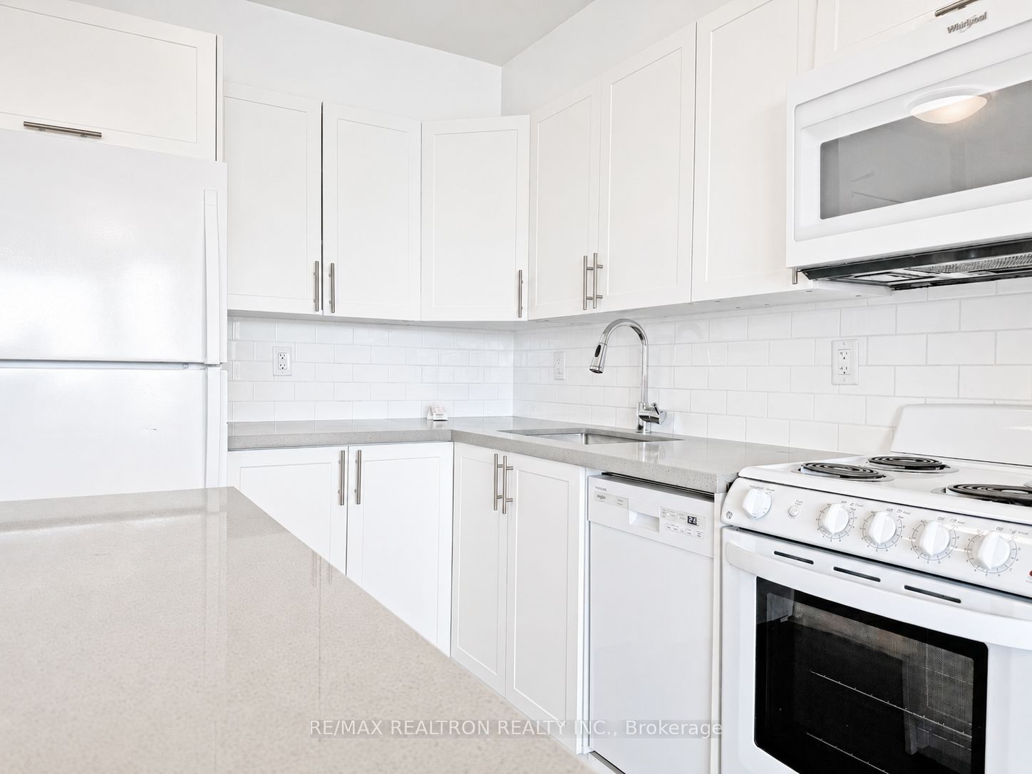 Unit 1410 - 666 Spadina Avenue, Toronto 3