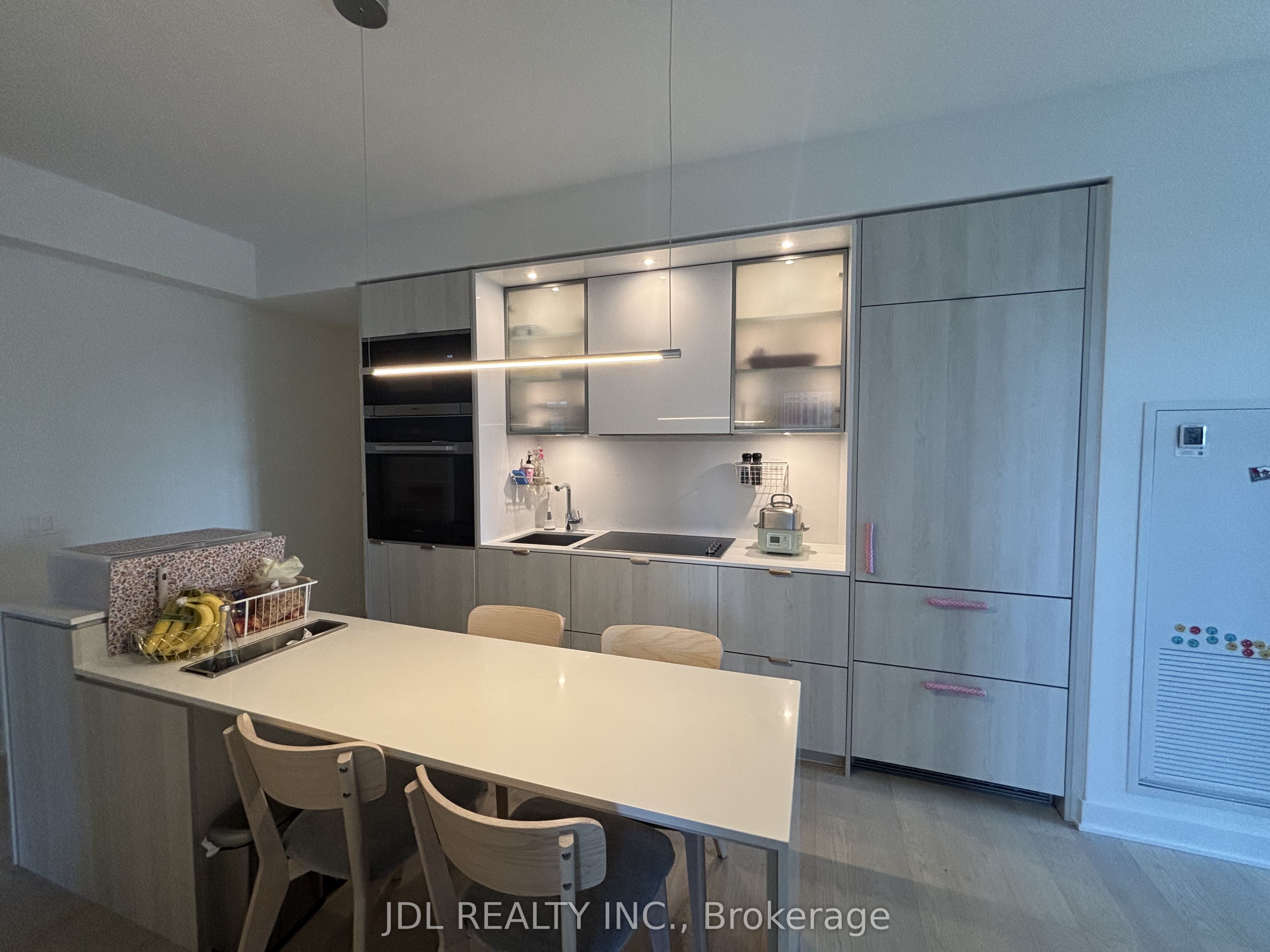 Unit 1110 - 11 Yorkville Avenue, Toronto 5