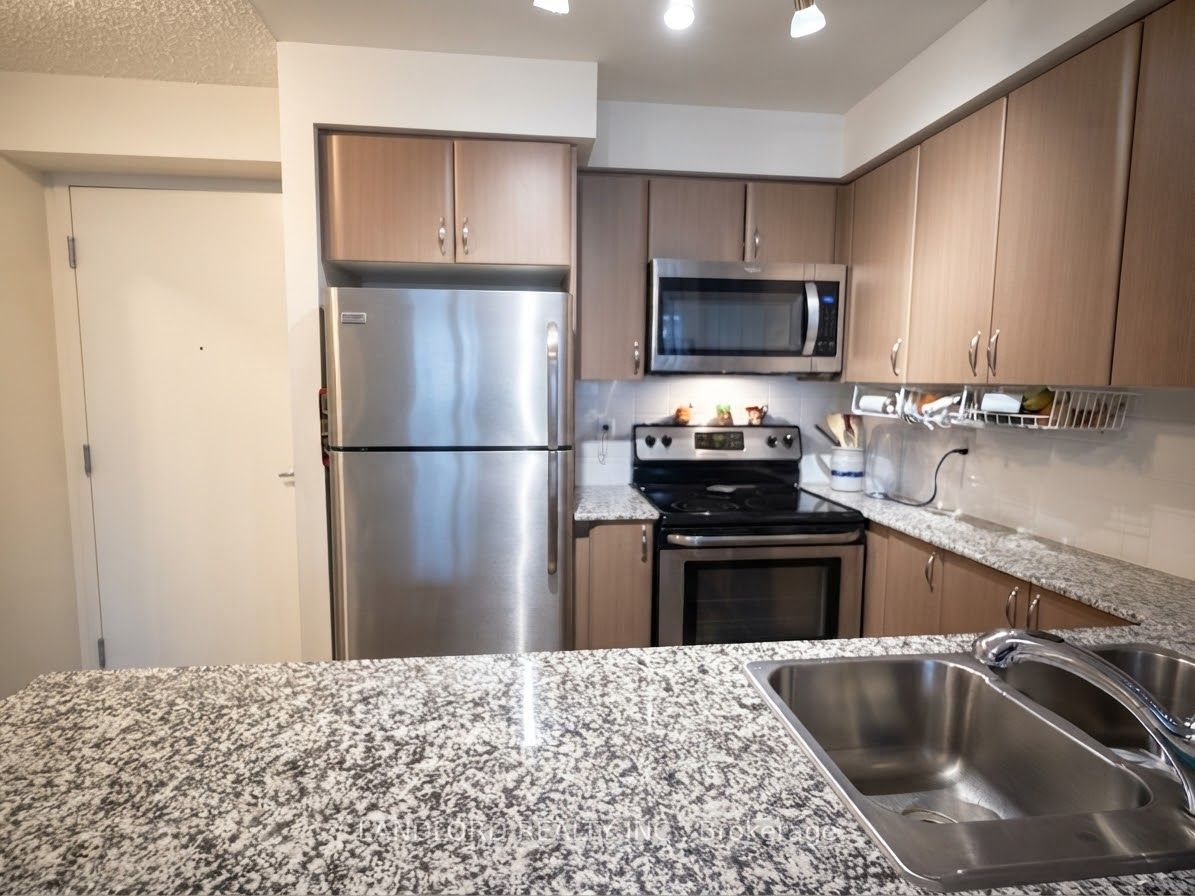 Unit 304 - 525 Wilson Avenue, North York 3
