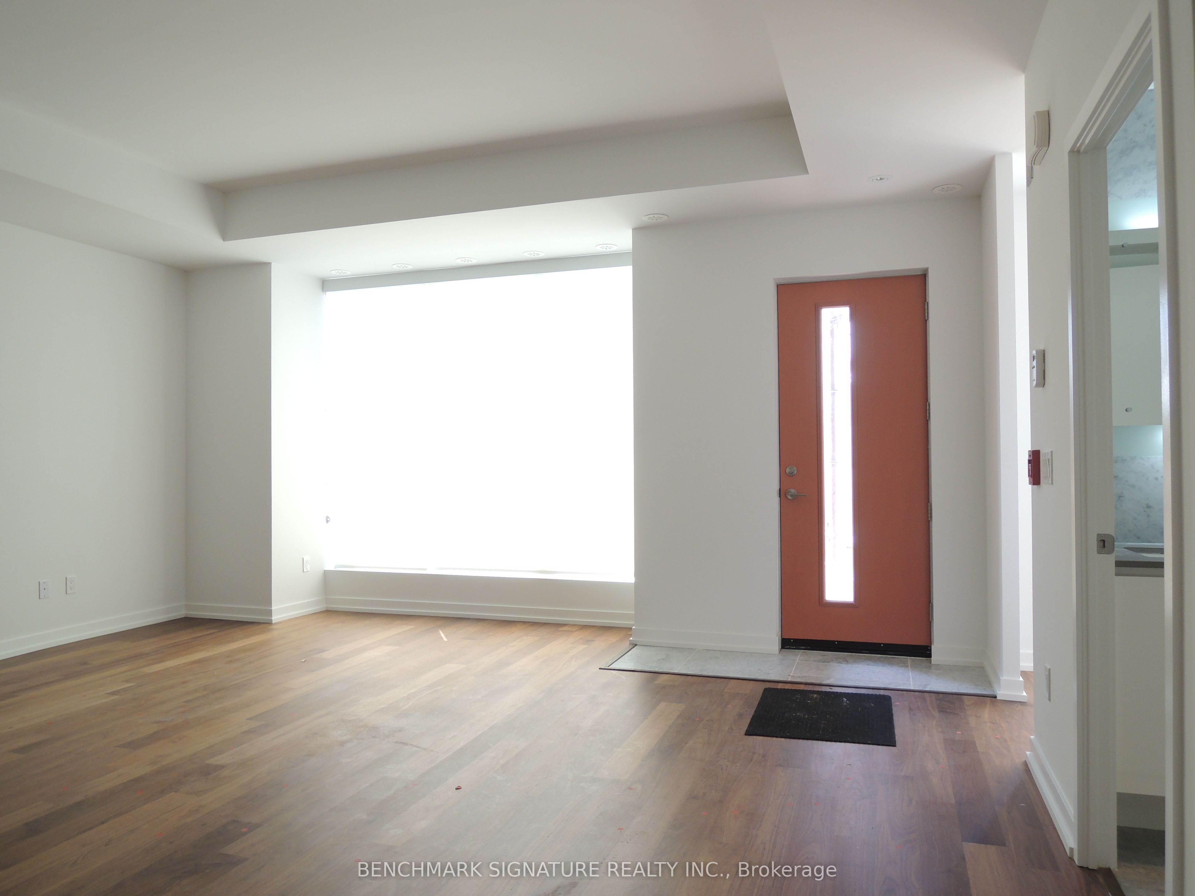 Unit 16 - 113 McMahon Drive, North York 5
