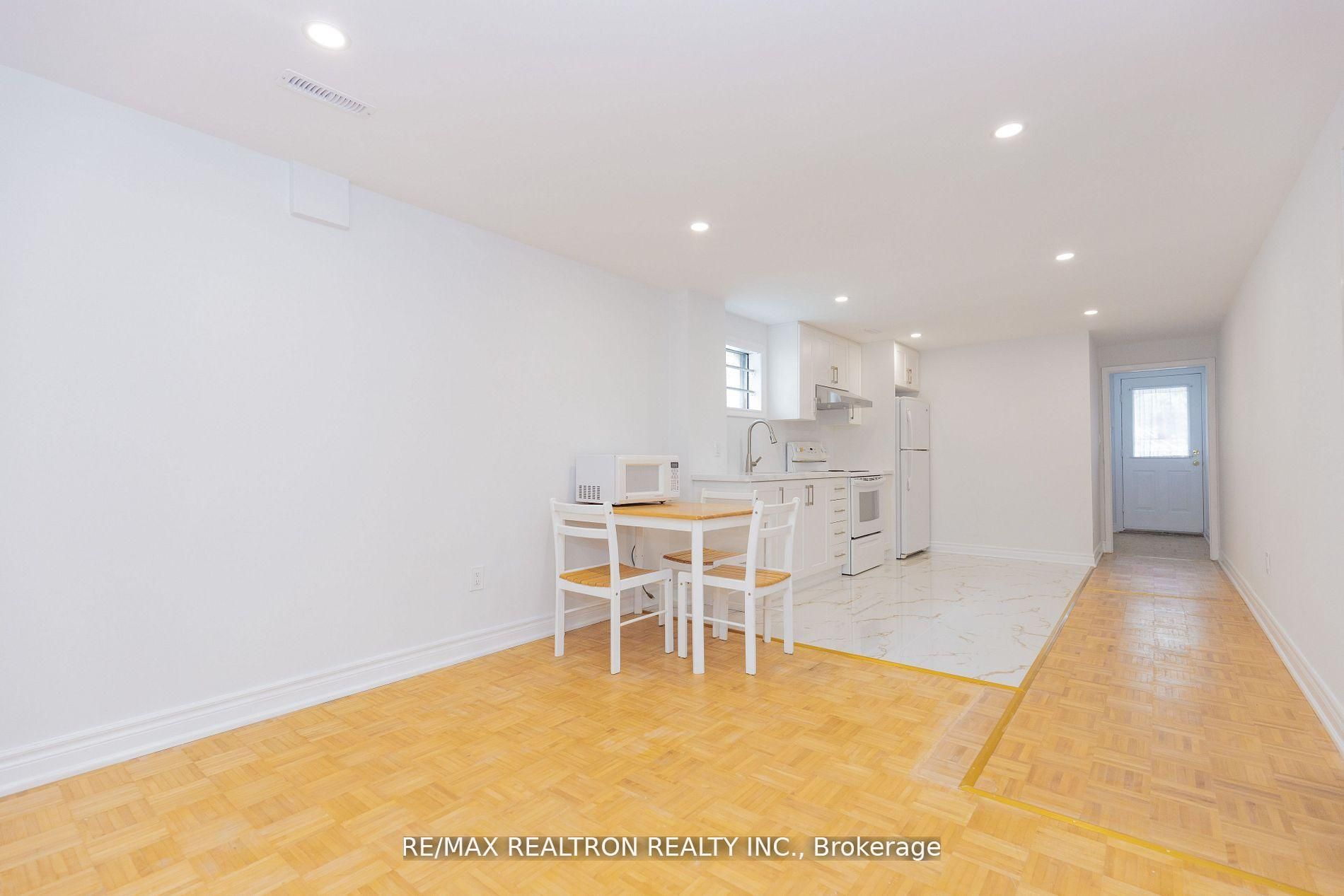 Unit Lower - 129 Sexton Crescent, North York 4
