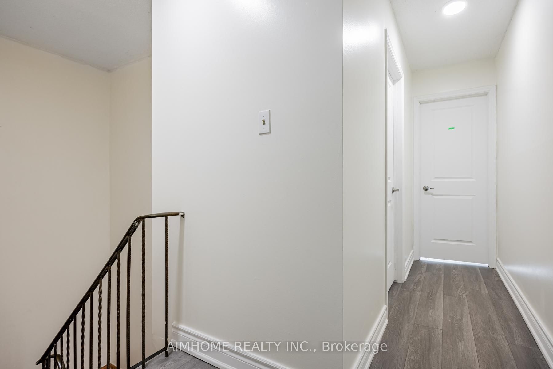 Unit 2B - 144 Wolseley Street, Toronto 4