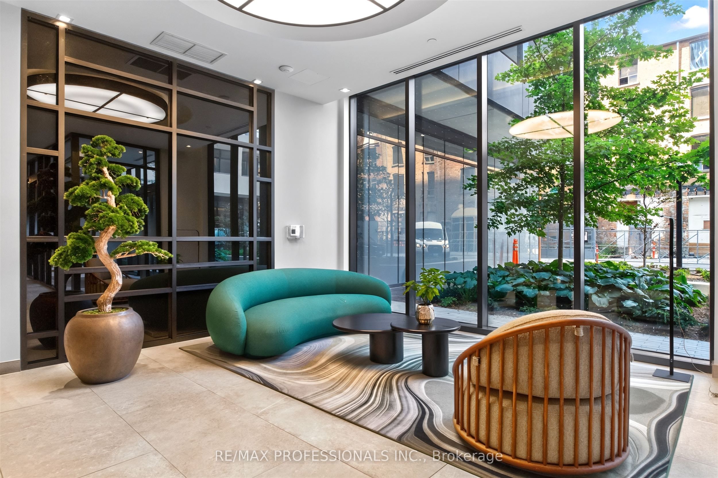 Unit 604 - 9 Tecumseth Street, Toronto 5