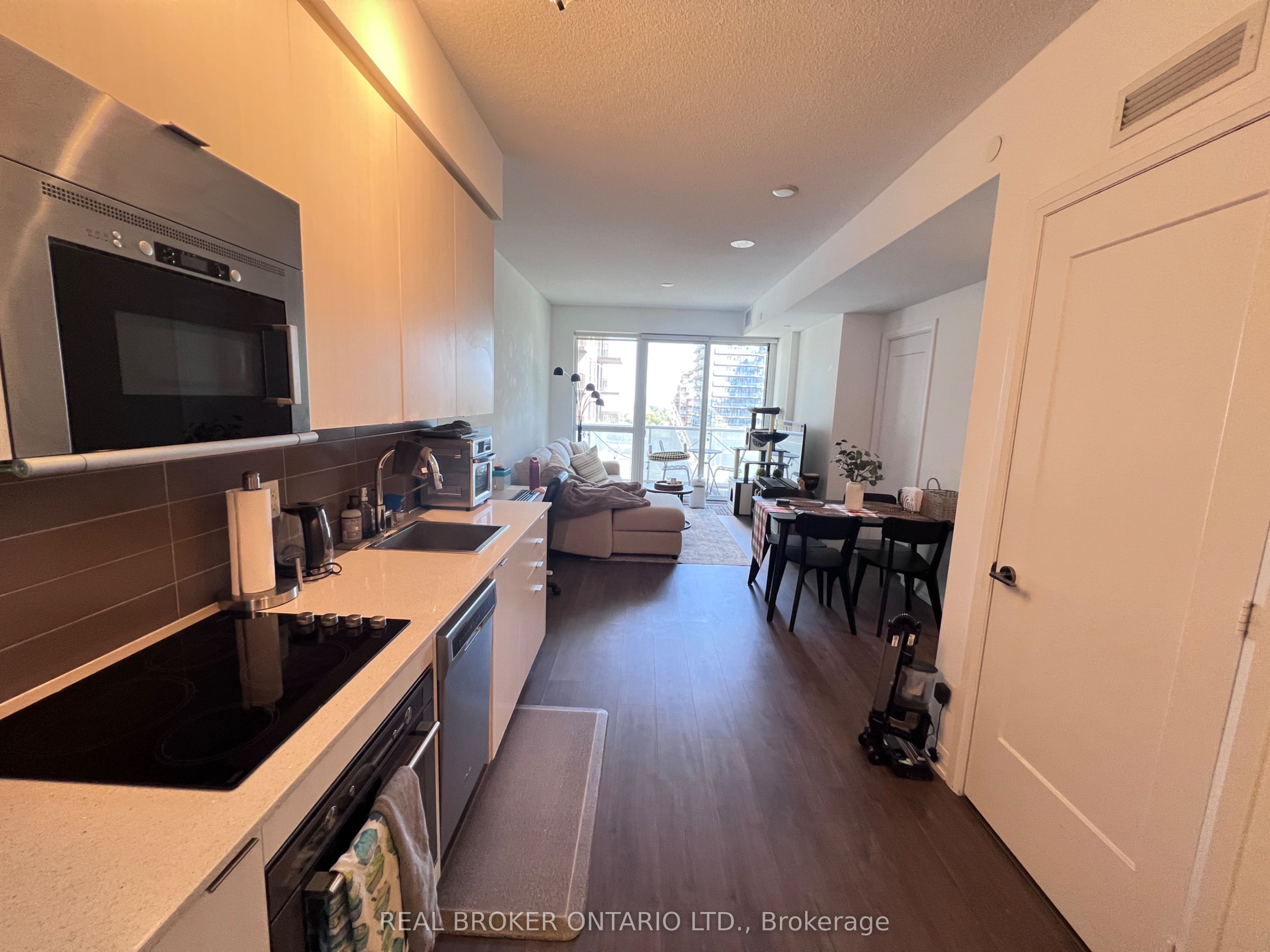 Unit 1207 - 101 Erskine Avenue, Toronto 5