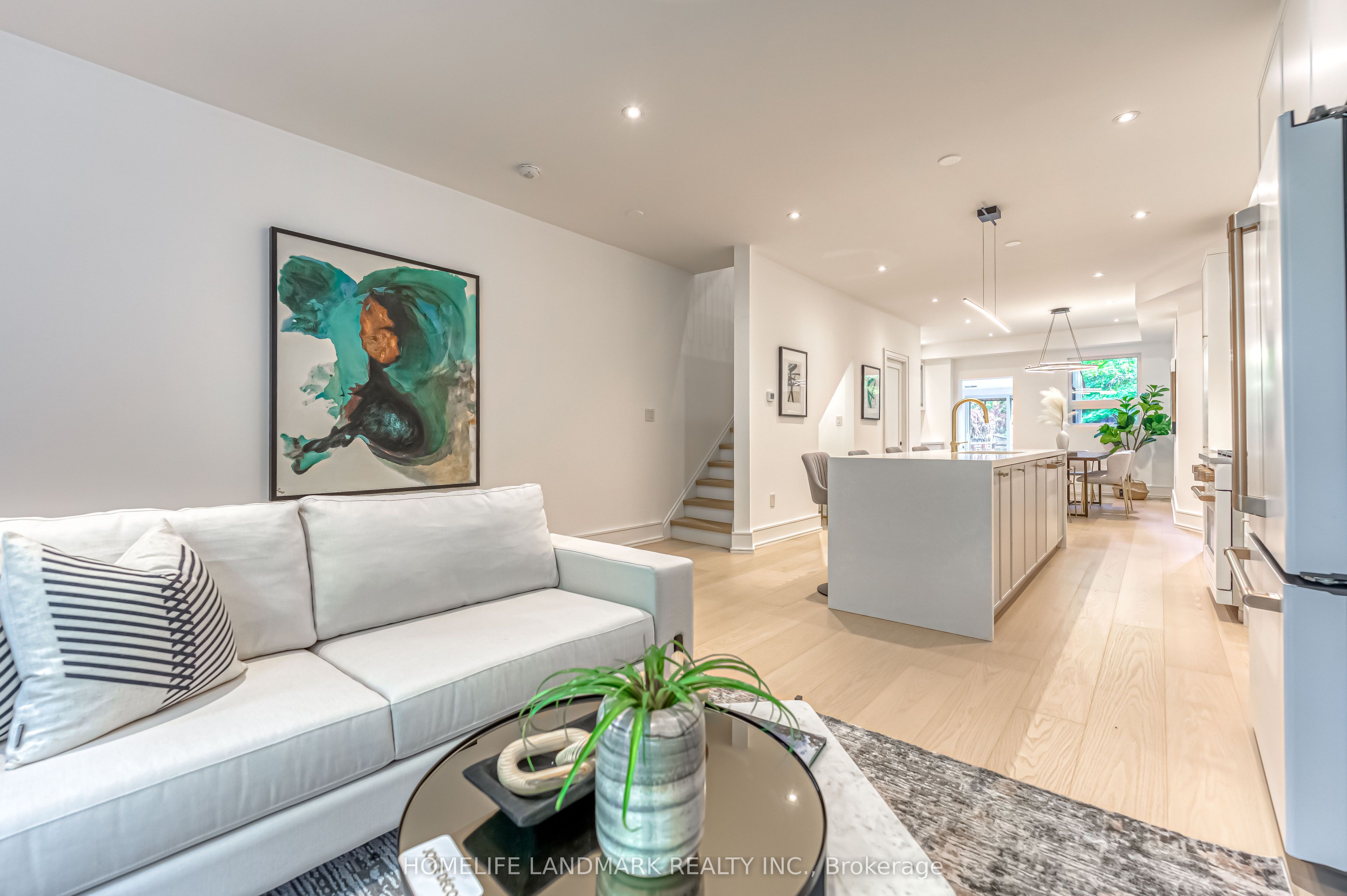 195 Albany Avenue, Toronto 3