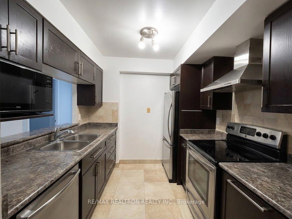 Unit 1811 - 238 Doris Avenue, North York 2