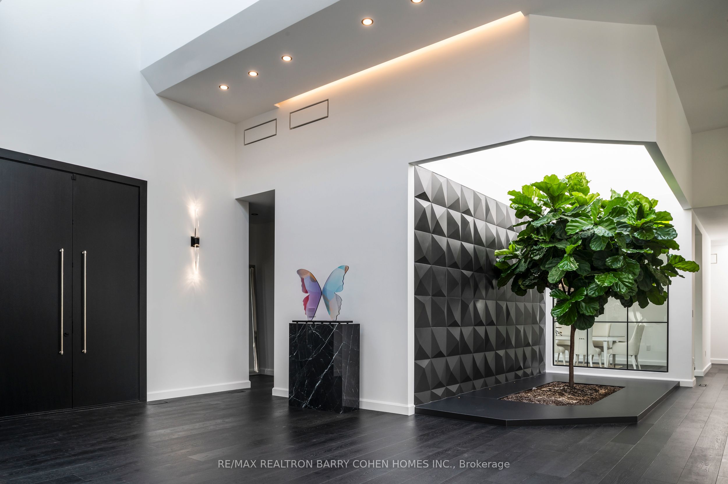 45 Park Lane Circle, North York 4