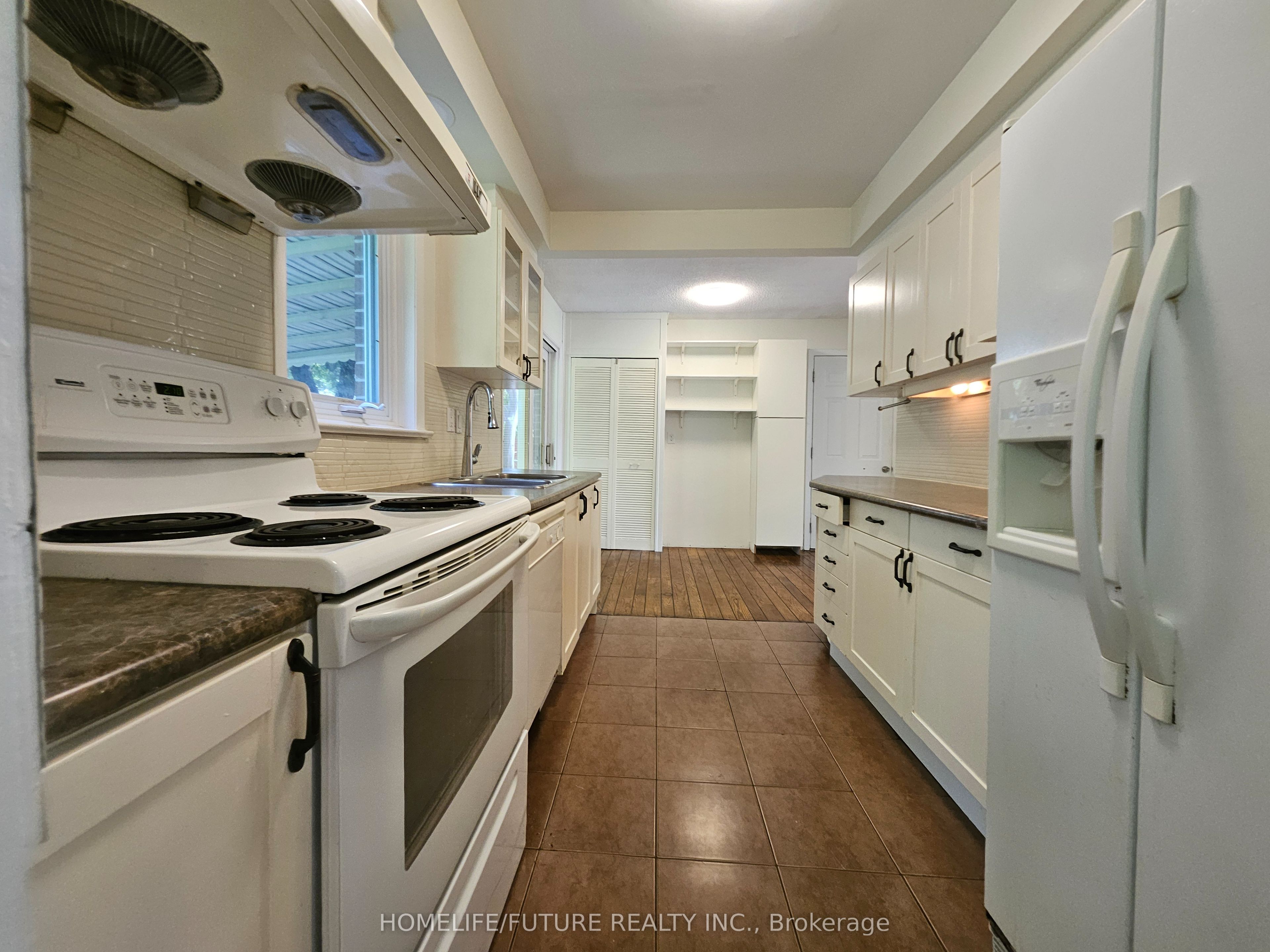 27 Ringwood Crescent, North York 3