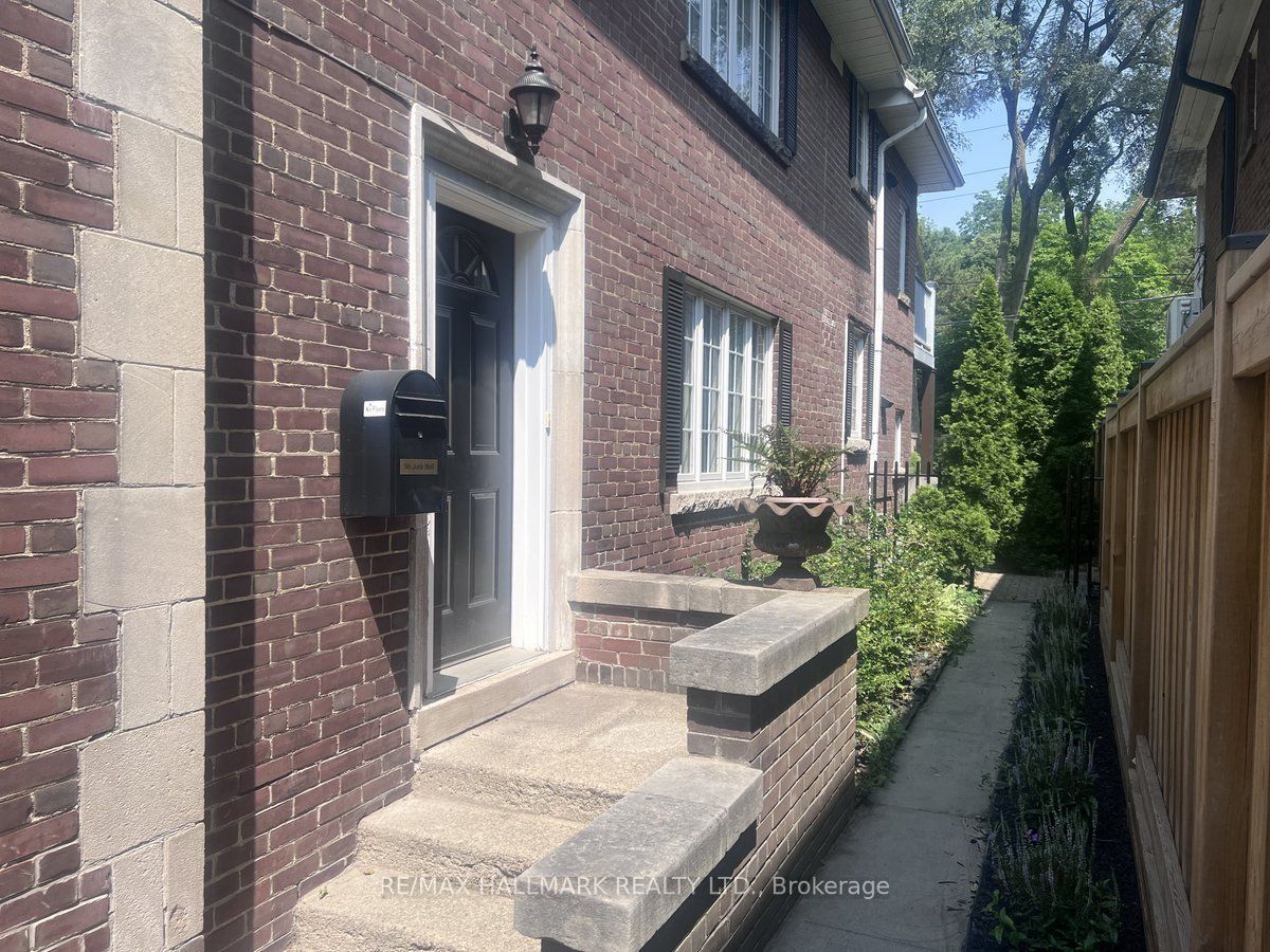 36 Whitehall Road, Toronto 2
