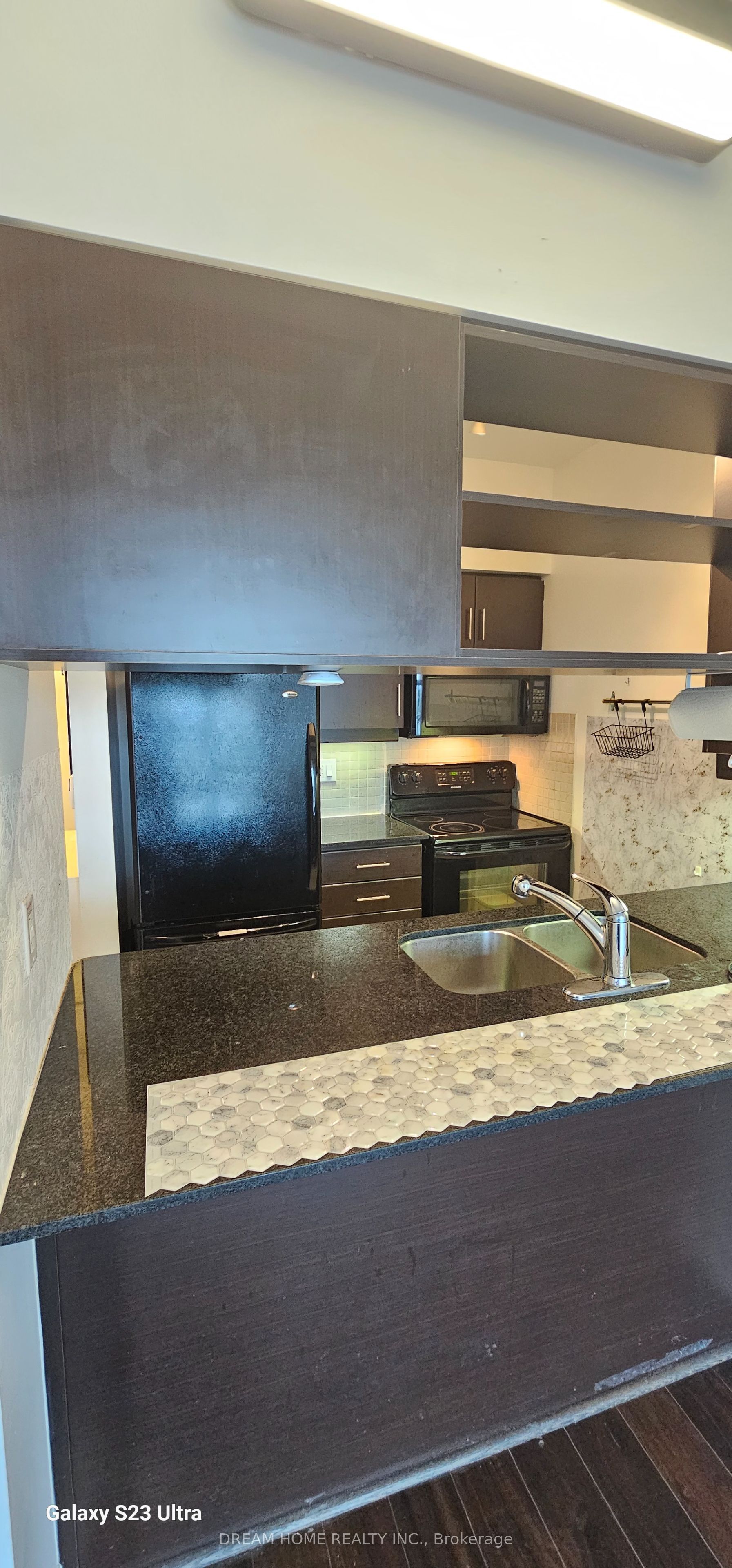 Unit 1709 - 30 Herons Hill Way N, North York 3