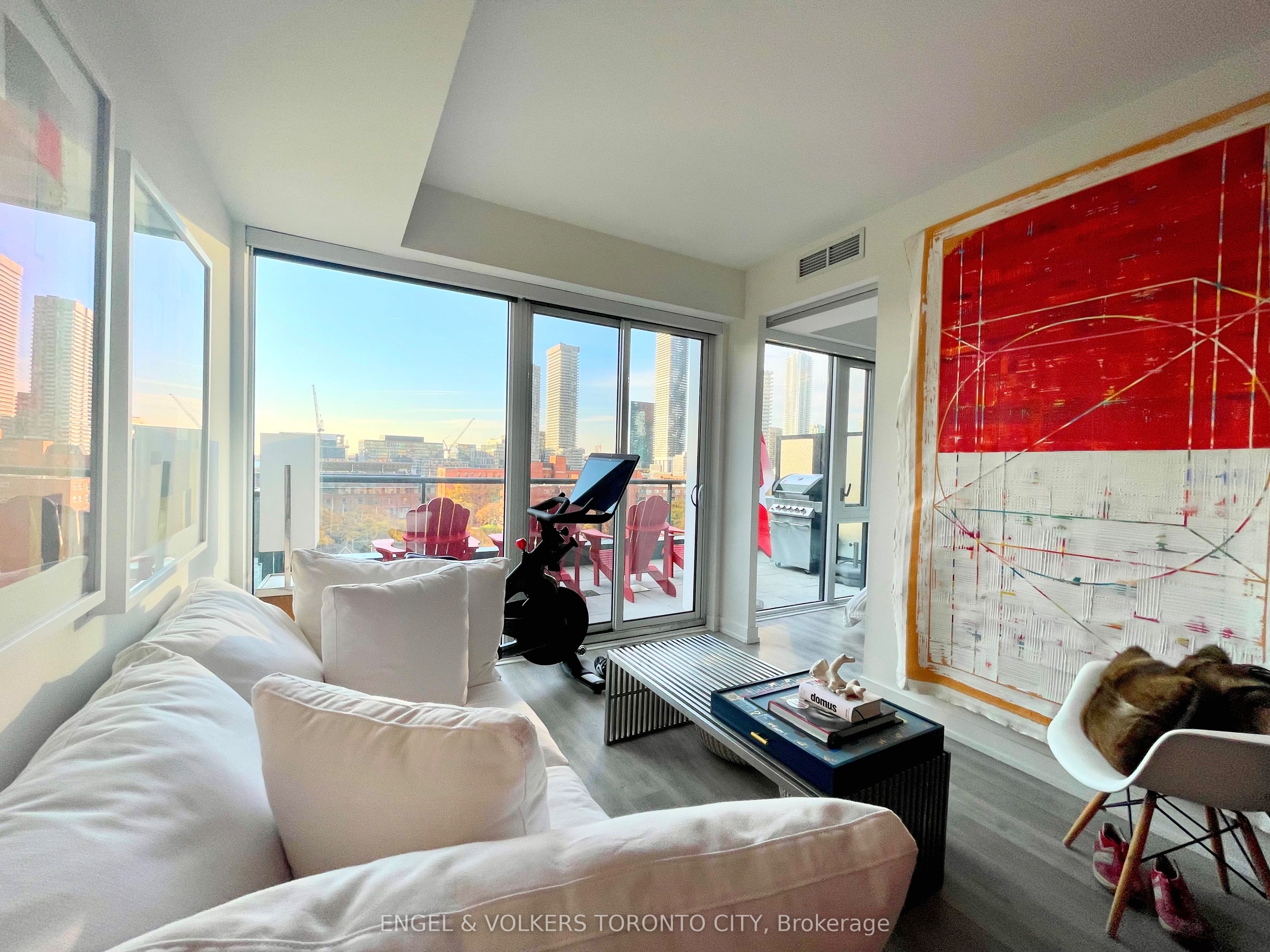 Unit 822 - 158 Front Street E, Toronto 2