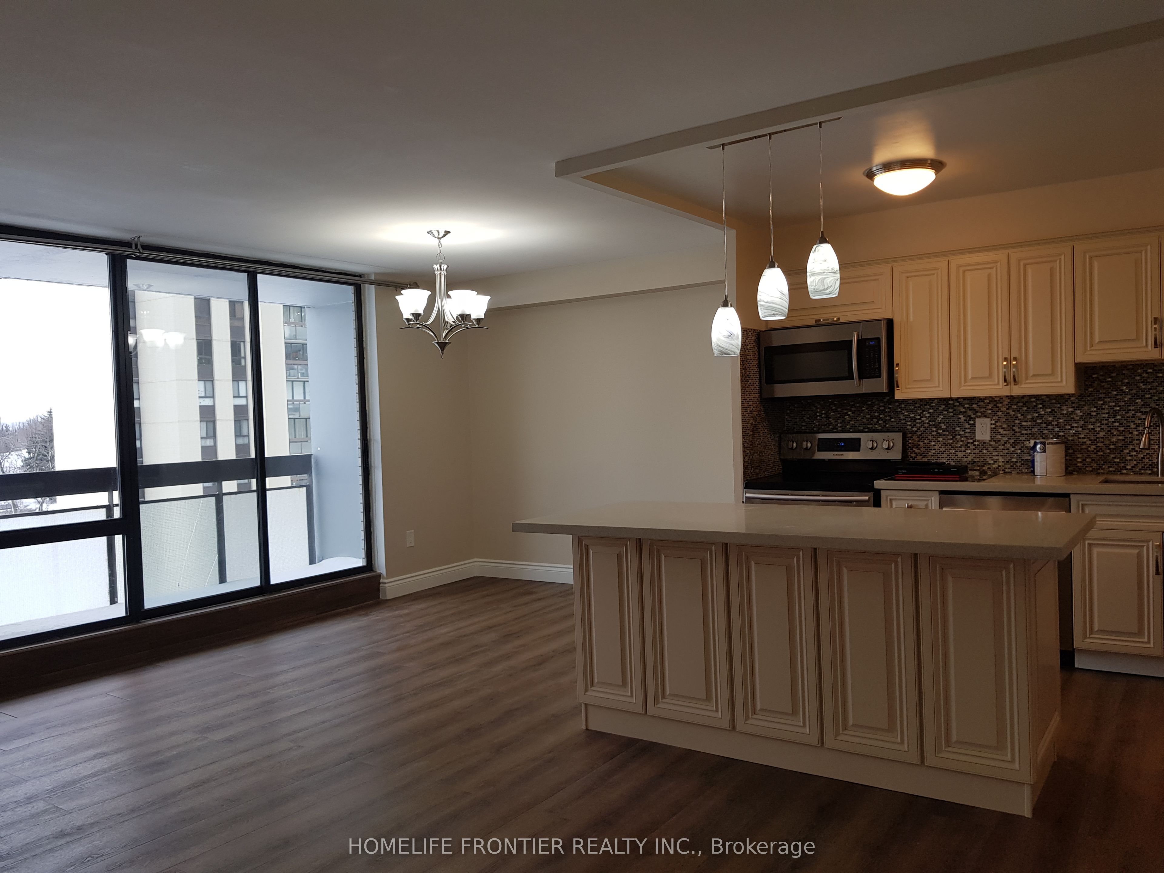 Unit 914 - 177 Linus Road, North York 3