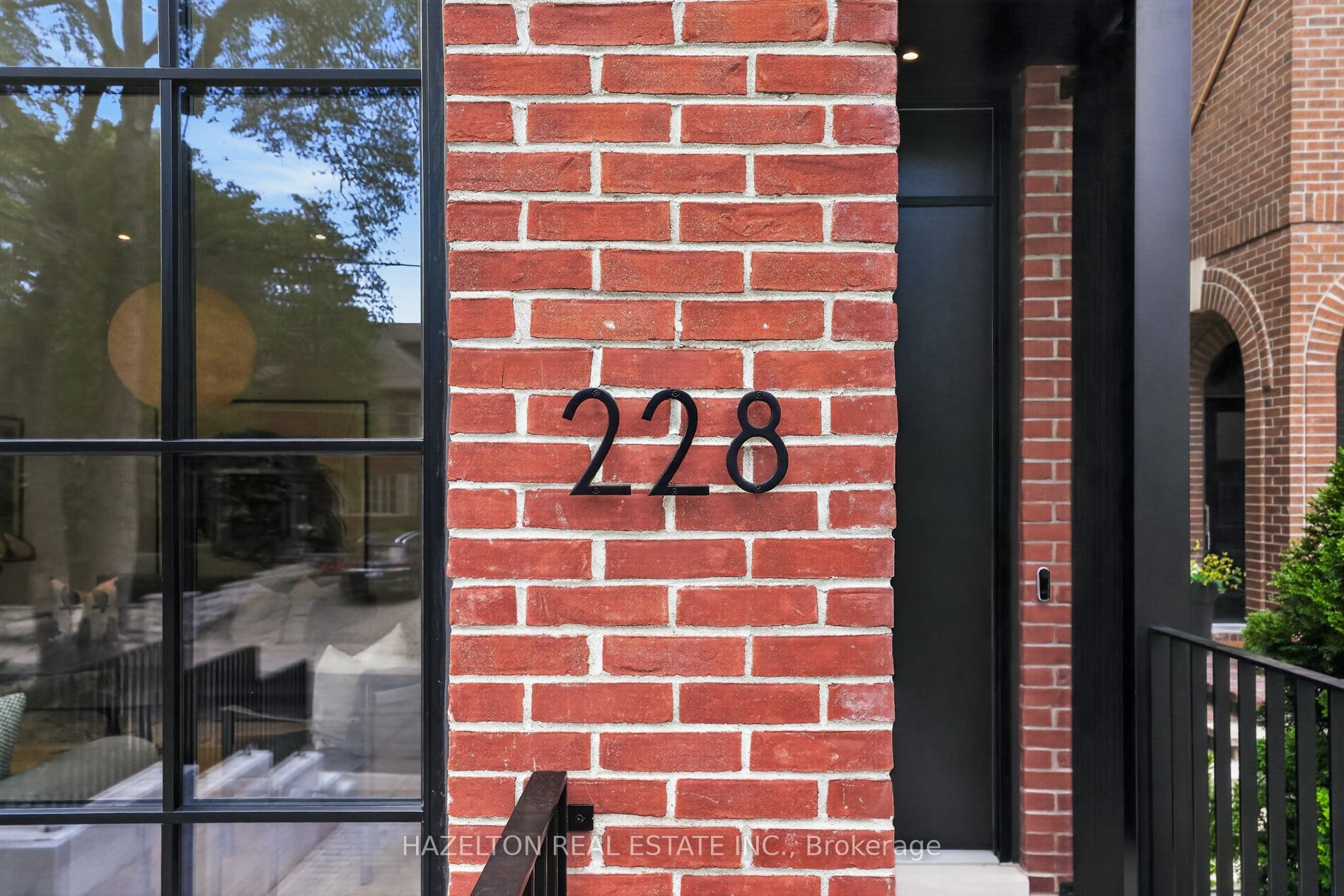 228 Glen Road, Toronto 4