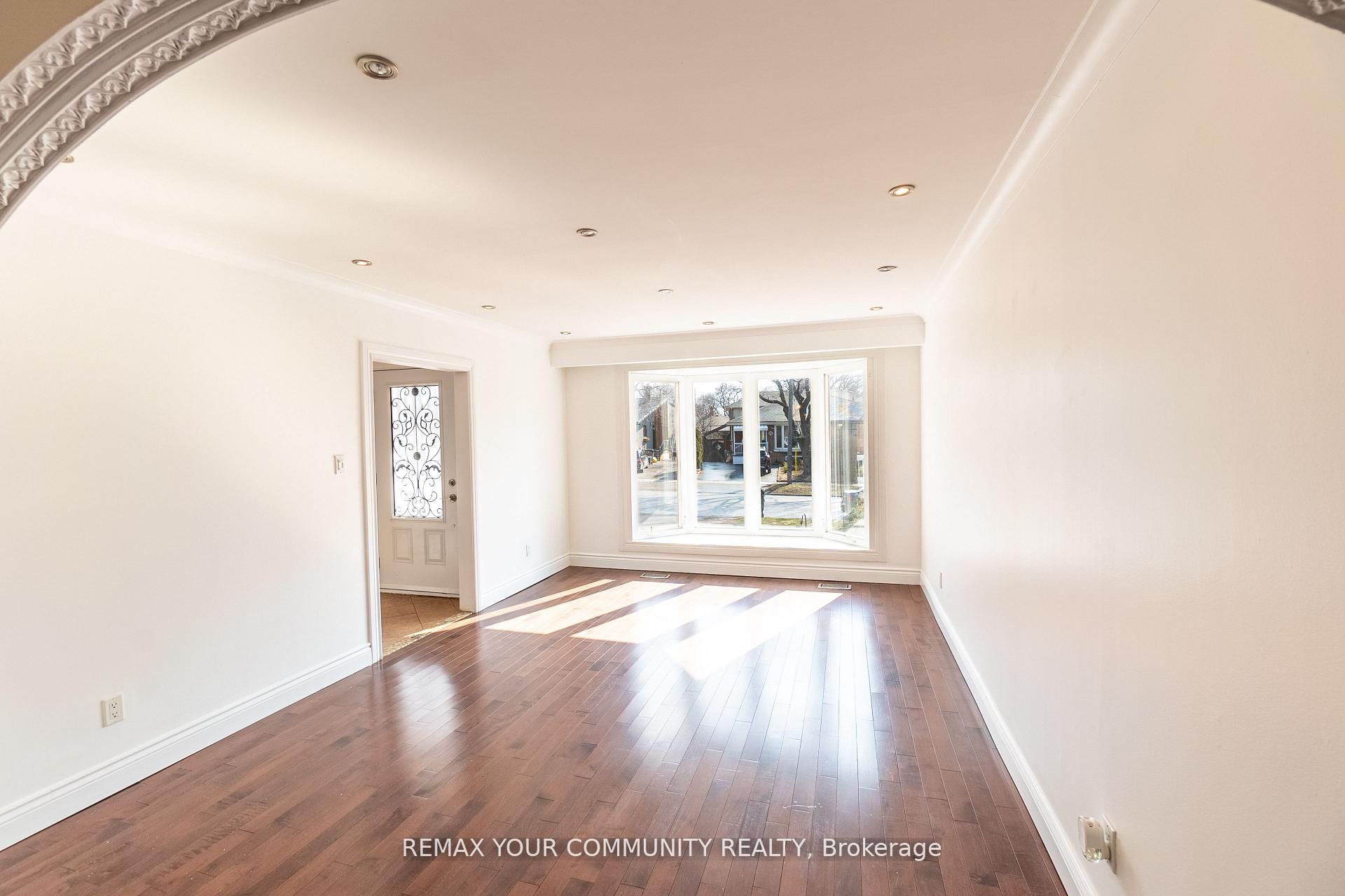 Unit Main - 32 Marbury Crescent, North York 5