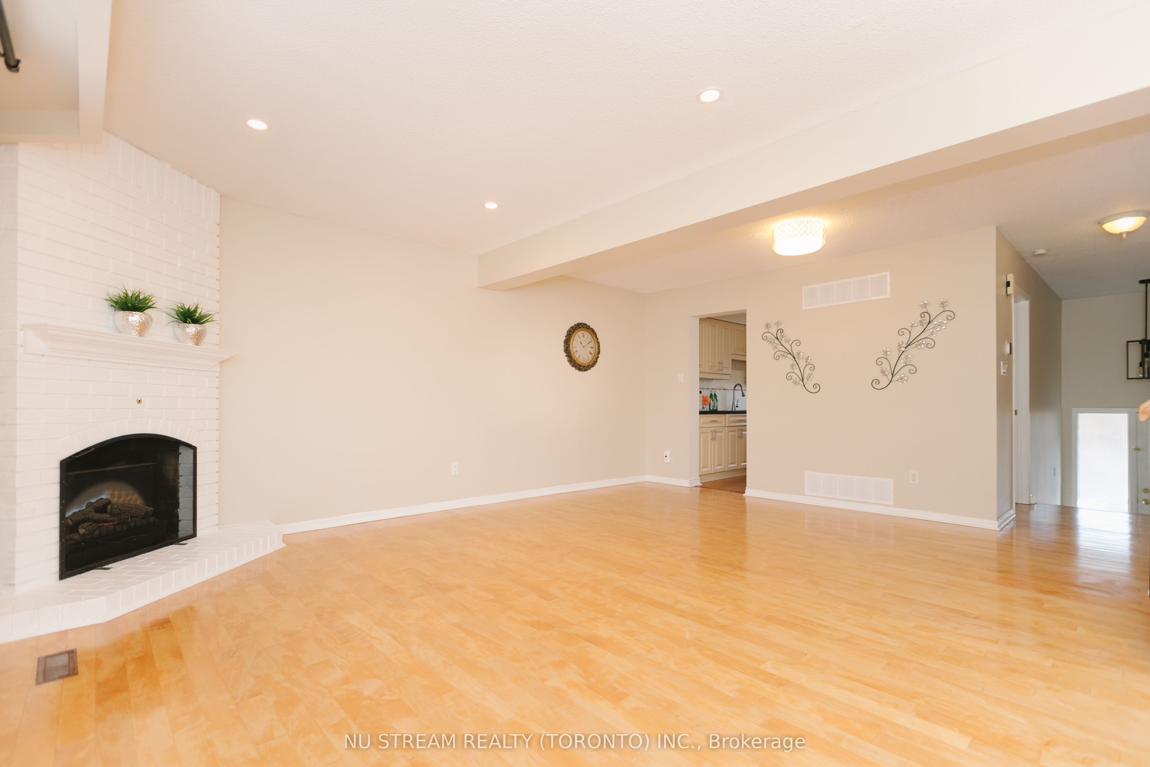 57 Gypsy Roseway, North York 5